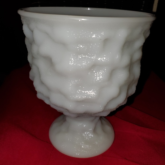 Vintage Milk glass goblet or candy dish - Picture 2 of 3